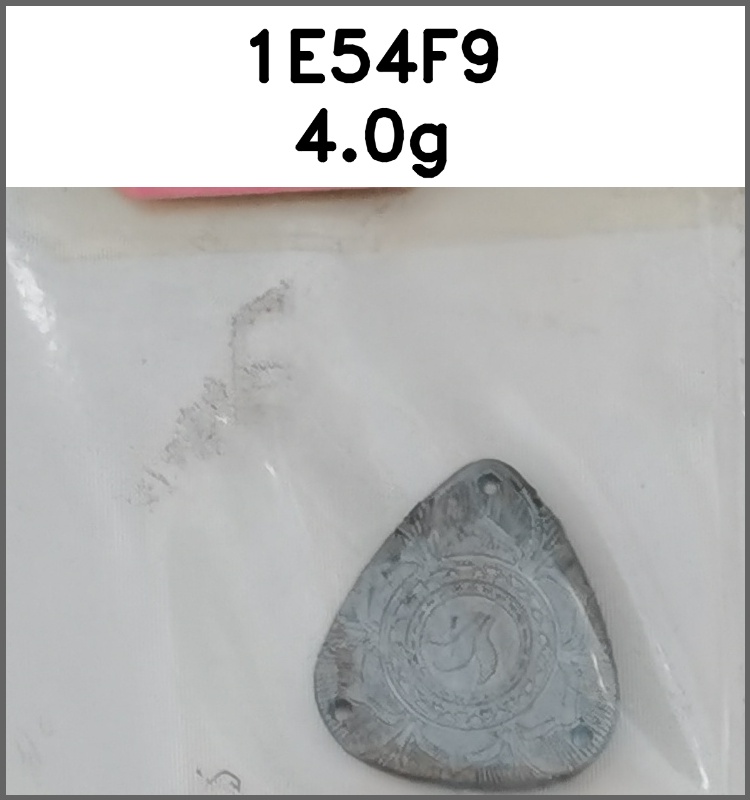 标牌_三角形_刻花_三孔_刻字图片