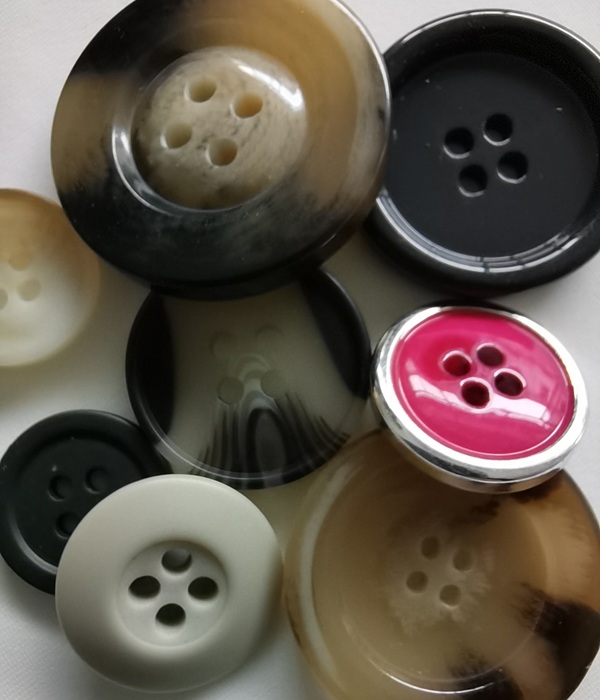 四眼扣, 四孔扣图片